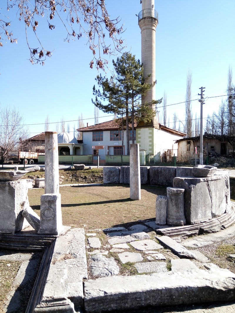 Pelitli Tarihi ve Efsanevi Anıtlar Pelitli Tarihi ve Efsanevi Anıtlar