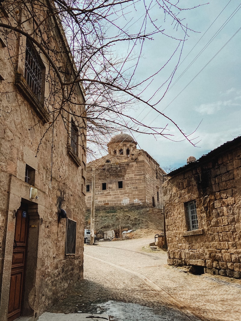 Pelitli Tarihi ve Efsanevi Eserler Pelitli Tarihi ve Efsanevi Eserler
